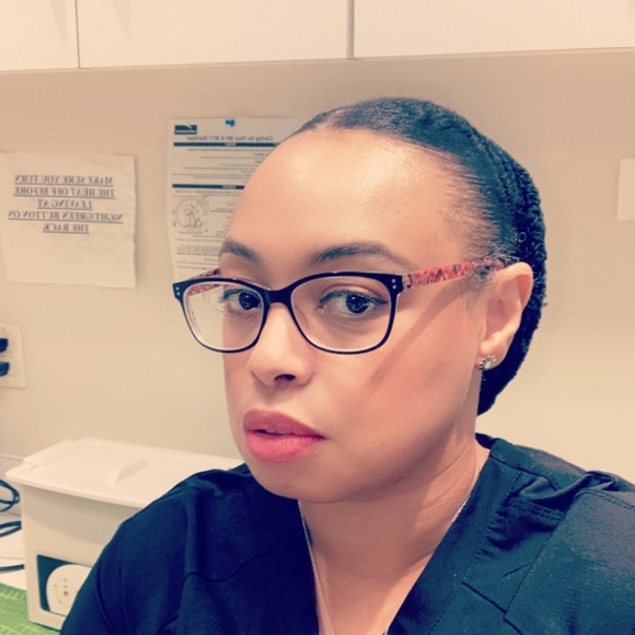 Meet your Posher, D’angela - Picture 1 of 1